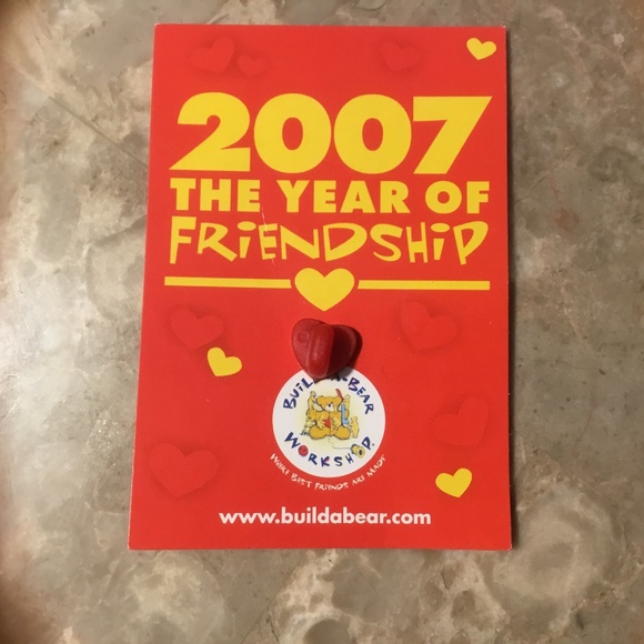 Built A Bear Lapel Pin 2007 Year of Friendship - Picture 3 of 5